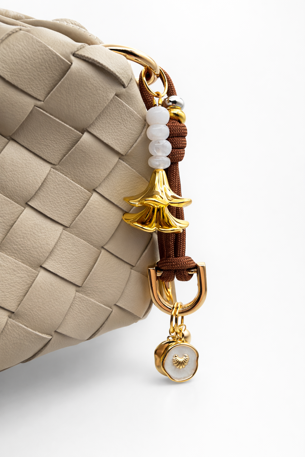 Leo Charm in Chestnut